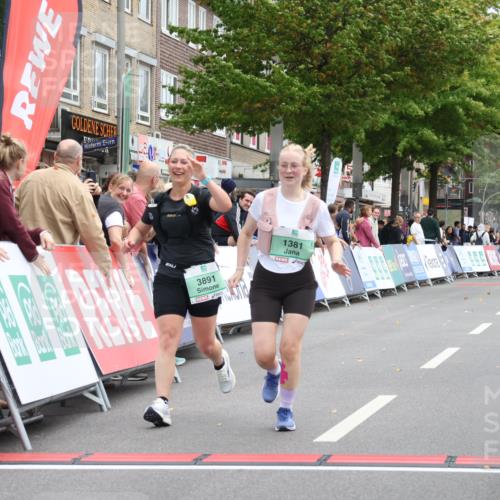 21.09.2025 - PSD Bank Halbmarathon Strokosch-Dieckow http://msf.ph/oto/8938463 21.09.2025 12:51:43 Ziel 1381, 3891 meine-sportfotos.de
