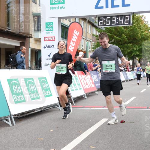 21.09.2025 - PSD Bank Halbmarathon Strokosch-Dieckow http://msf.ph/oto/8938508 21.09.2025 12:53:06 Ziel 3384, 3427 meine-sportfotos.de