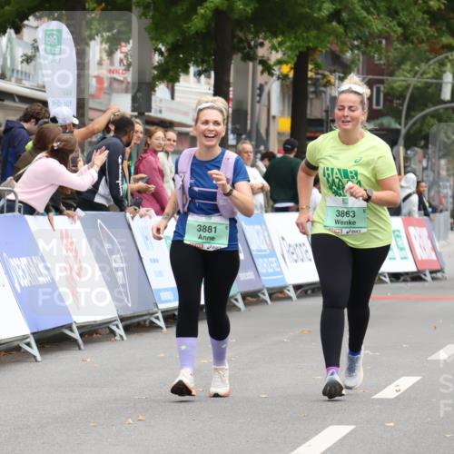 21.09.2025 - PSD Bank Halbmarathon Strokosch-Dieckow http://msf.ph/oto/8938510 21.09.2025 12:53:08 Ziel 3384, 3427, 3863, 3881 meine-sportfotos.de
