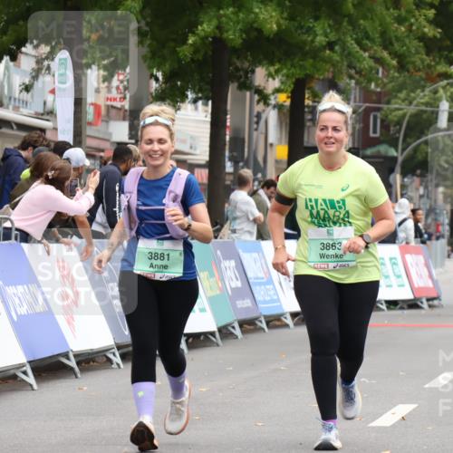 21.09.2025 - PSD Bank Halbmarathon Strokosch-Dieckow http://msf.ph/oto/8938511 21.09.2025 12:53:08 Ziel 3384, 3427, 3863, 3881 meine-sportfotos.de