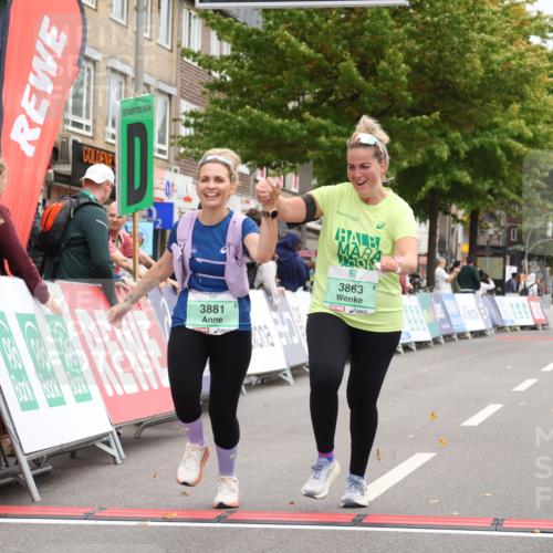 21.09.2025 - PSD Bank Halbmarathon Strokosch-Dieckow http://msf.ph/oto/8938517 21.09.2025 12:53:12 Ziel 3384, 3427, 3863, 3881 meine-sportfotos.de