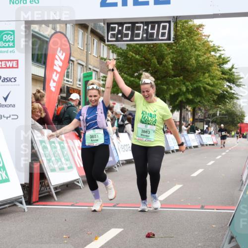 21.09.2025 - PSD Bank Halbmarathon Strokosch-Dieckow http://msf.ph/oto/8938518 21.09.2025 12:53:12 Ziel 3384, 3427, 3863, 3881 meine-sportfotos.de