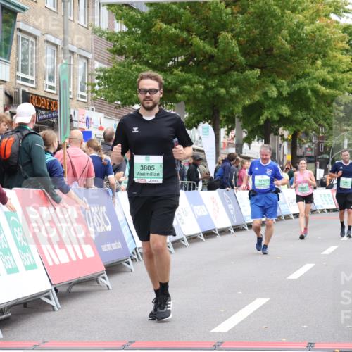 21.09.2025 - PSD Bank Halbmarathon Strokosch-Dieckow http://msf.ph/oto/8938567 21.09.2025 12:54:36 Ziel 3804, 3805 meine-sportfotos.de