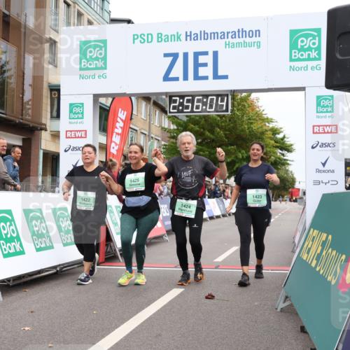 21.09.2025 - PSD Bank Halbmarathon Strokosch-Dieckow http://msf.ph/oto/8938598 21.09.2025 12:55:28 Ziel 1422, 1423, 1424, 1425, 3854 meine-sportfotos.de