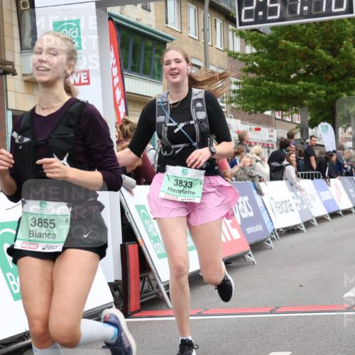 21.09.2025 - PSD Bank Halbmarathon Strokosch-Dieckow http://msf.ph/oto/8938614 21.09.2025 12:56:42 Ziel 3833, 3855 meine-sportfotos.de
