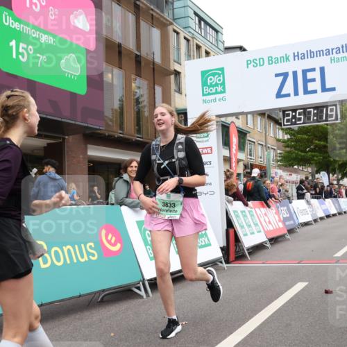 21.09.2025 - PSD Bank Halbmarathon Strokosch-Dieckow http://msf.ph/oto/8938616 21.09.2025 12:56:42 Ziel 3833, 3855 meine-sportfotos.de