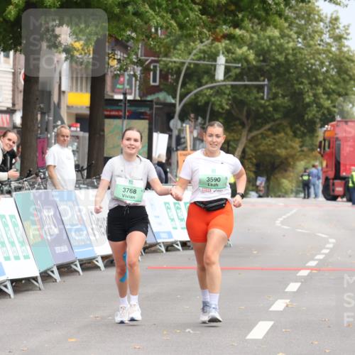 21.09.2025 - PSD Bank Halbmarathon Strokosch-Dieckow http://msf.ph/oto/8938633 21.09.2025 12:59:11 Ziel  meine-sportfotos.de