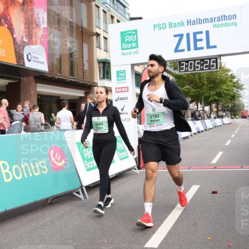 21.09.2025 - PSD Bank Halbmarathon Strokosch-Dieckow http://msf.ph/oto/8938713 21.09.2025 13:04:48 Ziel 3593, 3792 meine-sportfotos.de