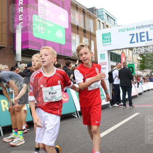 21.09.2025 - PSD Bank Halbmarathon Strokosch-Dieckow http://msf.ph/oto/8938833 21.09.2025 10:26:11 Ziel 106, 112, 115, 162, 302, 421, 450 meine-sportfotos.de