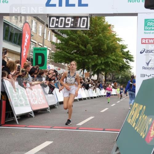 21.09.2025 - PSD Bank Halbmarathon Strokosch-Dieckow http://msf.ph/oto/8938854 21.09.2025 10:26:41 Ziel 111, 347, 348 meine-sportfotos.de