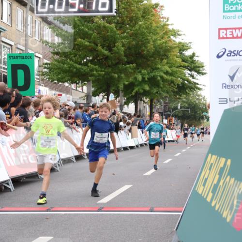 21.09.2025 - PSD Bank Halbmarathon Strokosch-Dieckow http://msf.ph/oto/8938864 21.09.2025 10:26:48 Ziel 111, 143, 152, 297, 347, 348, 379, 396 meine-sportfotos.de