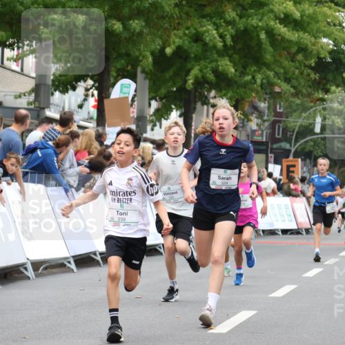 21.09.2025 - PSD Bank Halbmarathon Strokosch-Dieckow http://msf.ph/oto/8938897 21.09.2025 10:27:21 Ziel 239, 298, 329, 330, 398 meine-sportfotos.de