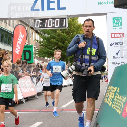 21.09.2025 - PSD Bank Halbmarathon Strokosch-Dieckow http://msf.ph/oto/8938914 21.09.2025 10:27:33 Ziel 101, 128, 242, 247, 292 meine-sportfotos.de
