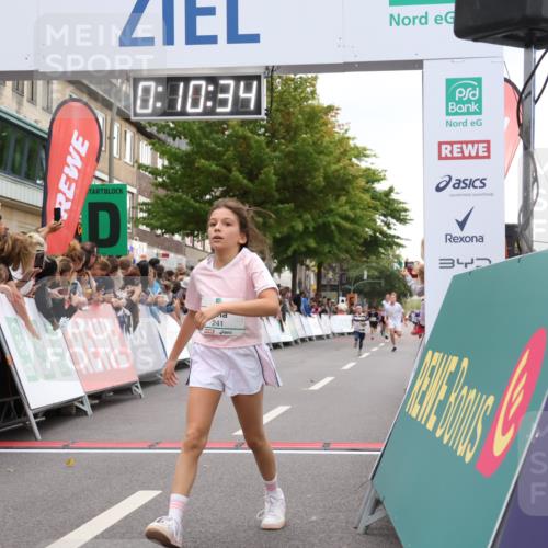 21.09.2025 - PSD Bank Halbmarathon Strokosch-Dieckow http://msf.ph/oto/8938968 21.09.2025 10:28:05 Ziel 203, 241, 254, 289, 401, 411, 451 meine-sportfotos.de