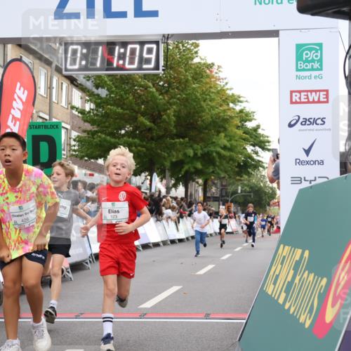 21.09.2025 - PSD Bank Halbmarathon Strokosch-Dieckow http://msf.ph/oto/8939025 21.09.2025 10:28:40 Ziel 123, 150, 157, 197, 198, 204, 205, 215, 317, 321, 374, 426 meine-sportfotos.de