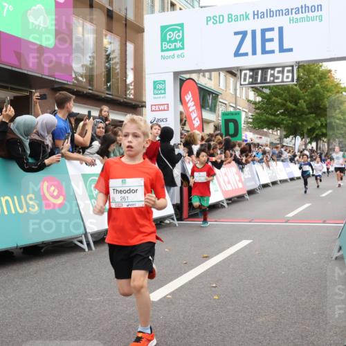 21.09.2025 - PSD Bank Halbmarathon Strokosch-Dieckow http://msf.ph/oto/8939097 21.09.2025 10:29:27 Ziel 233, 250, 261, 327, 345, 381, 390, 395, 416, 434, 455 meine-sportfotos.de