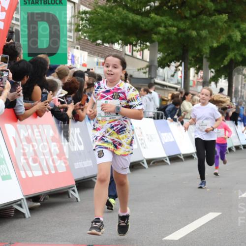 21.09.2025 - PSD Bank Halbmarathon Strokosch-Dieckow http://msf.ph/oto/8939129 21.09.2025 10:29:48 Ziel 103, 132, 235, 271, 296, 300, 328, 393, 453 meine-sportfotos.de