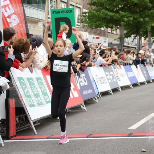 21.09.2025 - PSD Bank Halbmarathon Strokosch-Dieckow http://msf.ph/oto/8939303 21.09.2025 10:32:04 Ziel 175, 208 meine-sportfotos.de