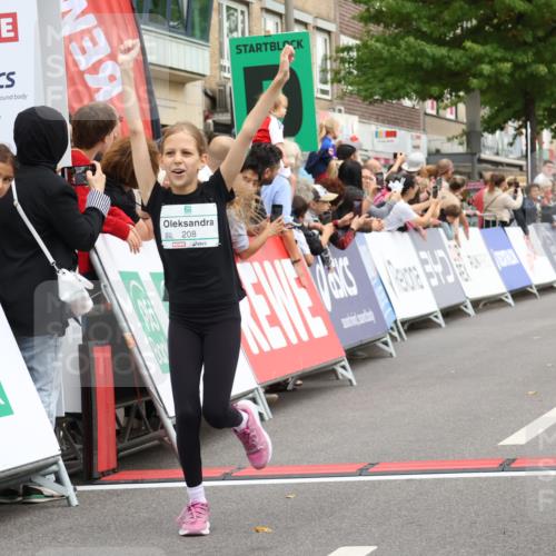 21.09.2025 - PSD Bank Halbmarathon Strokosch-Dieckow http://msf.ph/oto/8939304 21.09.2025 10:32:04 Ziel 175, 208 meine-sportfotos.de