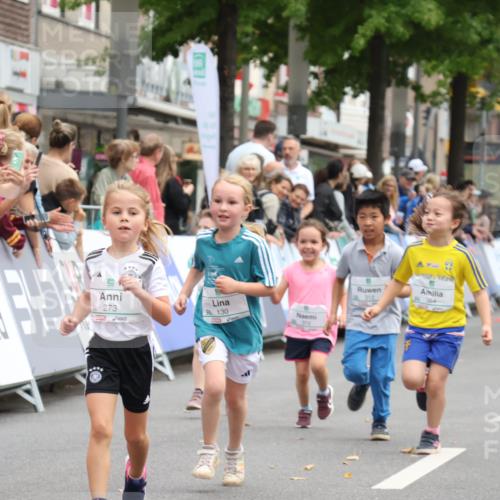 21.09.2025 - PSD Bank Halbmarathon Strokosch-Dieckow http://msf.ph/oto/8939331 21.09.2025 10:32:38 Ziel 130, 133, 159, 173, 273, 282, 312, 364, 372 meine-sportfotos.de