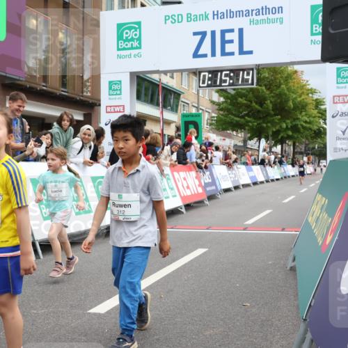 21.09.2025 - PSD Bank Halbmarathon Strokosch-Dieckow http://msf.ph/oto/8939338 21.09.2025 10:32:45 Ziel 130, 273, 312, 364, 372, 429 meine-sportfotos.de