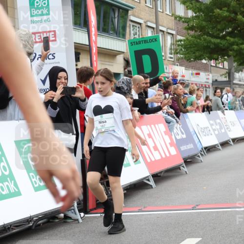 21.09.2025 - PSD Bank Halbmarathon Strokosch-Dieckow http://msf.ph/oto/8939458 21.09.2025 10:36:13 Ziel 176, 182, 184, 187, 290 meine-sportfotos.de