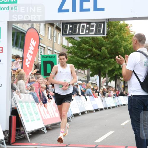 21.09.2025 - PSD Bank Halbmarathon Strokosch-Dieckow http://msf.ph/oto/8939489 21.09.2025 11:09:54 Ziel 1303 meine-sportfotos.de