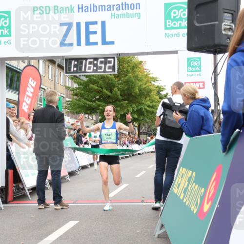 21.09.2025 - PSD Bank Halbmarathon Strokosch-Dieckow http://msf.ph/oto/8939524 21.09.2025 11:16:16 Ziel 1445, 1446 meine-sportfotos.de