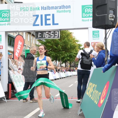 21.09.2025 - PSD Bank Halbmarathon Strokosch-Dieckow http://msf.ph/oto/8939526 21.09.2025 11:16:16 Ziel 1445, 1446 meine-sportfotos.de