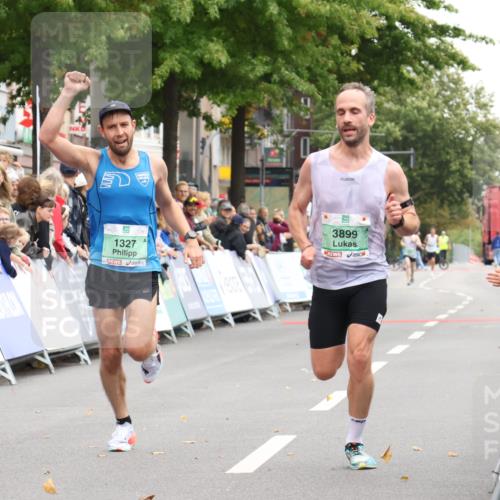 21.09.2025 - PSD Bank Halbmarathon Strokosch-Dieckow http://msf.ph/oto/8939584 21.09.2025 11:18:41 Ziel 1327, 1828, 3899 meine-sportfotos.de