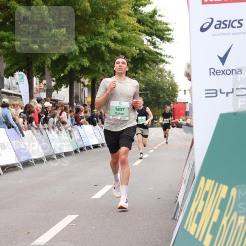 21.09.2025 - PSD Bank Halbmarathon Strokosch-Dieckow http://msf.ph/oto/8939654 21.09.2025 11:20:58 Ziel 1440, 1837 meine-sportfotos.de