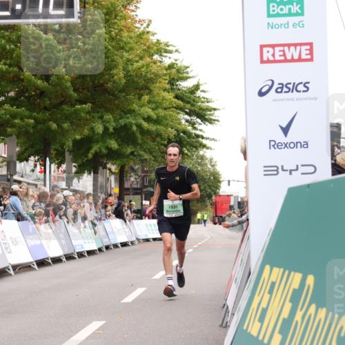 21.09.2025 - PSD Bank Halbmarathon Strokosch-Dieckow http://msf.ph/oto/8939672 21.09.2025 11:21:36 Ziel 1931 meine-sportfotos.de