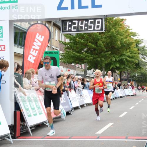 21.09.2025 - PSD Bank Halbmarathon Strokosch-Dieckow http://msf.ph/oto/8939741 21.09.2025 11:24:21 Ziel 1088, 1667, 1847 meine-sportfotos.de