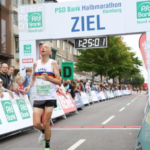 21.09.2025 - PSD Bank Halbmarathon Strokosch-Dieckow http://msf.ph/oto/8939749 21.09.2025 11:24:24 Ziel 1088, 1667, 1847 meine-sportfotos.de