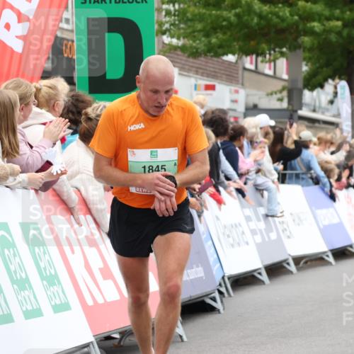 21.09.2025 - PSD Bank Halbmarathon Strokosch-Dieckow http://msf.ph/oto/8939760 21.09.2025 11:24:39 Ziel 1845, 3914 meine-sportfotos.de