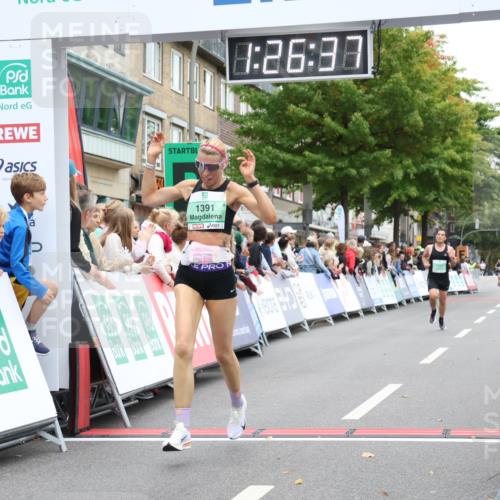 21.09.2025 - PSD Bank Halbmarathon Strokosch-Dieckow http://msf.ph/oto/8939818 21.09.2025 11:26:00 Ziel 1391, 1882 meine-sportfotos.de