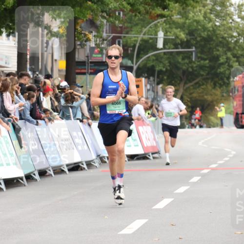 21.09.2025 - PSD Bank Halbmarathon Strokosch-Dieckow http://msf.ph/oto/8939835 21.09.2025 11:26:21 Ziel 1868, 2249, 4066 meine-sportfotos.de