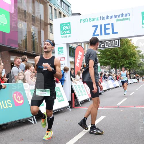 21.09.2025 - PSD Bank Halbmarathon Strokosch-Dieckow http://msf.ph/oto/8939877 21.09.2025 11:27:23 Ziel 1236, 1598, 1849, 1879, 4005 meine-sportfotos.de