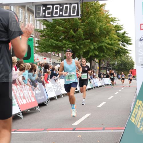 21.09.2025 - PSD Bank Halbmarathon Strokosch-Dieckow http://msf.ph/oto/8939878 21.09.2025 11:27:24 Ziel 1236, 1598, 1849, 1879, 4005 meine-sportfotos.de