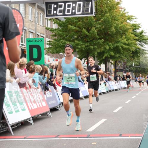 21.09.2025 - PSD Bank Halbmarathon Strokosch-Dieckow http://msf.ph/oto/8939879 21.09.2025 11:27:24 Ziel 1236, 1598, 1849, 1879, 4005 meine-sportfotos.de