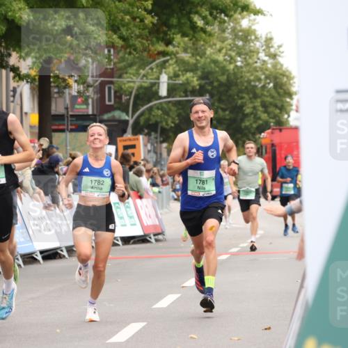 21.09.2025 - PSD Bank Halbmarathon Strokosch-Dieckow http://msf.ph/oto/8939887 21.09.2025 11:27:29 Ziel 1236, 1781, 1782, 1831, 1879, 4005, 4019 meine-sportfotos.de