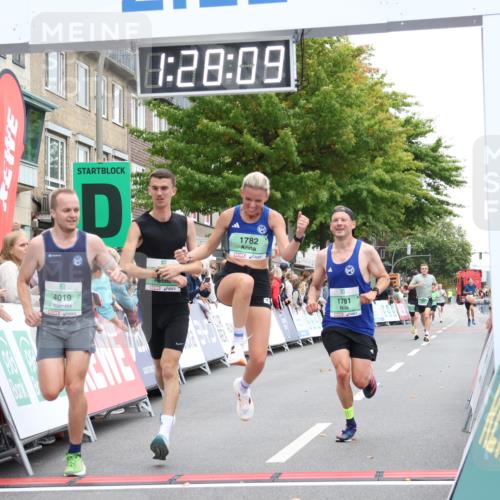 21.09.2025 - PSD Bank Halbmarathon Strokosch-Dieckow http://msf.ph/oto/8939894 21.09.2025 11:27:32 Ziel 1236, 1781, 1782, 1831, 1879, 4019 meine-sportfotos.de