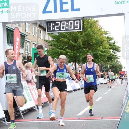 21.09.2025 - PSD Bank Halbmarathon Strokosch-Dieckow http://msf.ph/oto/8939895 21.09.2025 11:27:32 Ziel 1236, 1781, 1782, 1831, 1879, 4019 meine-sportfotos.de