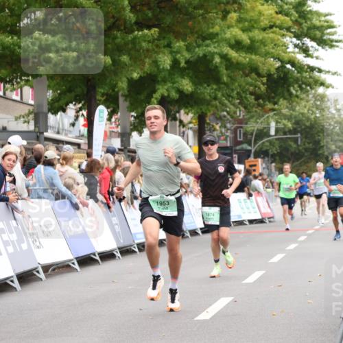 21.09.2025 - PSD Bank Halbmarathon Strokosch-Dieckow http://msf.ph/oto/8939901 21.09.2025 11:27:36 Ziel 1781, 1782, 1831, 1874, 1953, 4019 meine-sportfotos.de