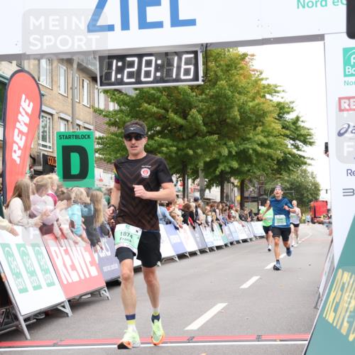 21.09.2025 - PSD Bank Halbmarathon Strokosch-Dieckow http://msf.ph/oto/8939909 21.09.2025 11:27:39 Ziel 1781, 1782, 1831, 1874, 1949, 1953, 4019 meine-sportfotos.de
