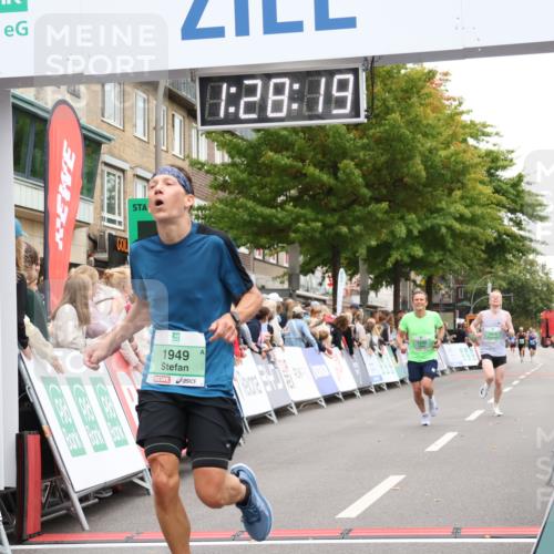 21.09.2025 - PSD Bank Halbmarathon Strokosch-Dieckow http://msf.ph/oto/8939916 21.09.2025 11:27:43 Ziel 1230, 1874, 1895, 1949, 1953 meine-sportfotos.de