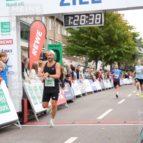 21.09.2025 - PSD Bank Halbmarathon Strokosch-Dieckow http://msf.ph/oto/8939940 21.09.2025 11:28:02 Ziel 1018, 1783, 1873, 2266 meine-sportfotos.de