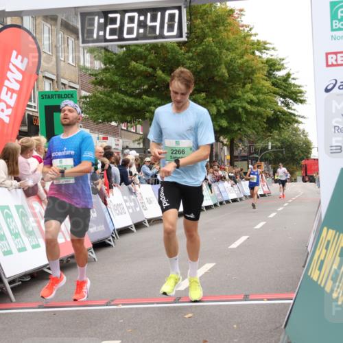 21.09.2025 - PSD Bank Halbmarathon Strokosch-Dieckow http://msf.ph/oto/8939942 21.09.2025 11:28:04 Ziel 1018, 1783, 1873, 1927, 2266 meine-sportfotos.de