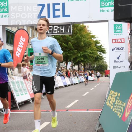 21.09.2025 - PSD Bank Halbmarathon Strokosch-Dieckow http://msf.ph/oto/8939944 21.09.2025 11:28:05 Ziel 1018, 1783, 1873, 1927, 2266 meine-sportfotos.de
