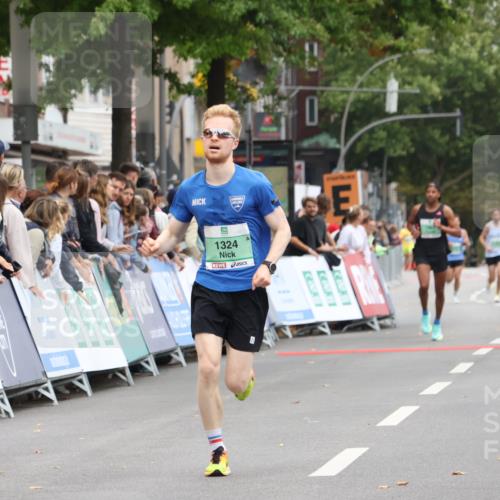 21.09.2025 - PSD Bank Halbmarathon Strokosch-Dieckow http://msf.ph/oto/8939954 21.09.2025 11:28:18 Ziel 1324, 1872 meine-sportfotos.de